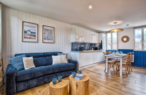 Dives-sur-Mer Apartment | L'Escale Bleue - Cosy & Balneo, Village & Sea