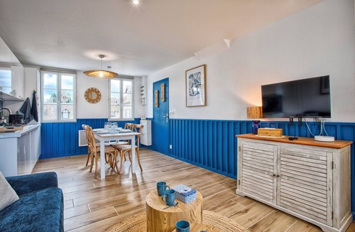 Dives-sur-Mer Apartment | L'Escale Bleue - Cosy & Balneo, Village & Sea