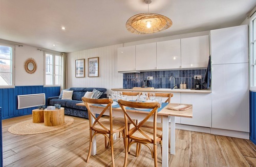 Dives-sur-Mer Apartment | L'Escale Bleue - Cosy & Balneo, Village & Sea