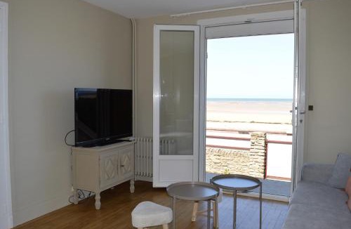 Courseulles-sur-Mer House | L'Estran - maison sur la digue avec vue mer
