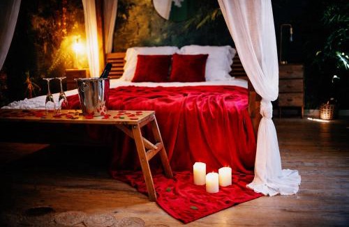 Evreux Apartment | L'Evasion romantique en Amazonie, SPA, 5 min centre ville, Écran cinéma, day use, Lit baldaquin