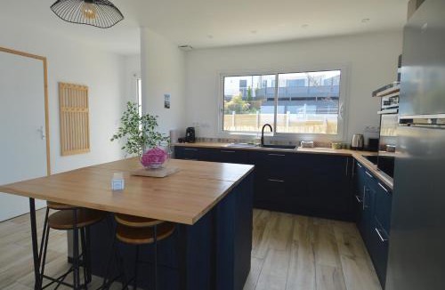 Saint-Come-de-Fresne Apartment | L'Horizon, vue imprenable, accolé à un Bunker