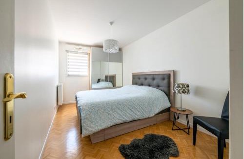 Guyancourt Apartment | L'Instant Versailles - Proche Golf & Centre