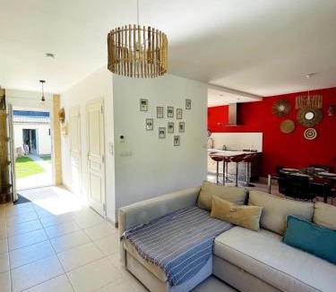 Asnelles House | La Belle Asnelles Beachside Garden House