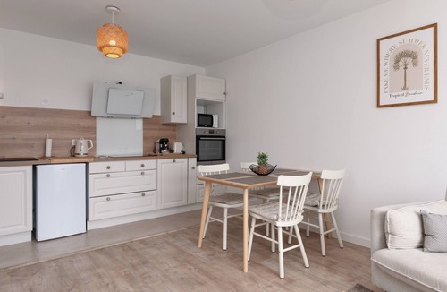 Vannes Apartment | La Belle Étoile – Apartment for 4 with Balcony in Vannes