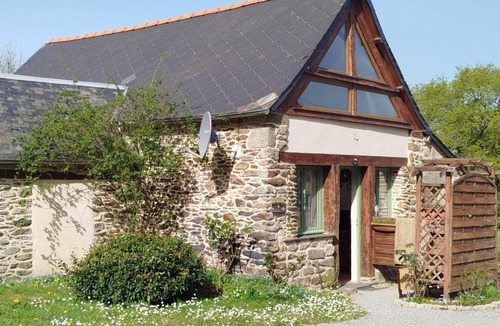 Saint-Martin-des-Pres House | La bergeronnette des ruisseaux