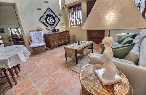 Saint-Martin-des-Pres House | La bergeronnette des ruisseaux