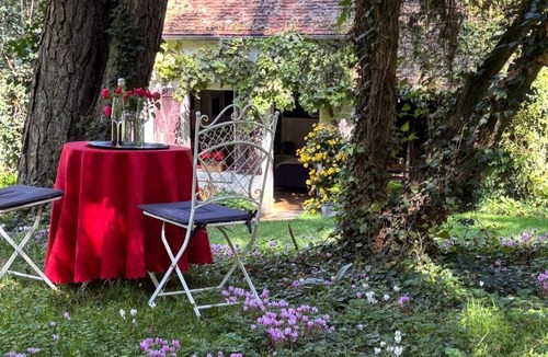 Nazelles-Negron Bed & Breakfast | La Bertiniere
