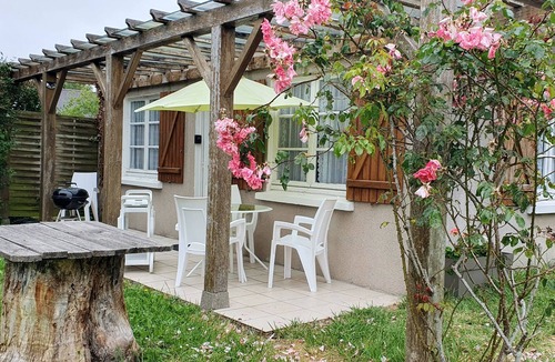 Agon-Coutainville House | la Cabane au Fond du Jardin La Bégude