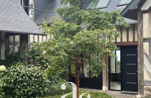 Beaumont-en-Auge Villa | La Cabane d Elie AC Padel Pool