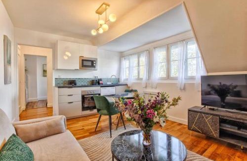 Falaise Apartment | La cabane moderne, parking gratuit au centre de Falaise - SAS Larès