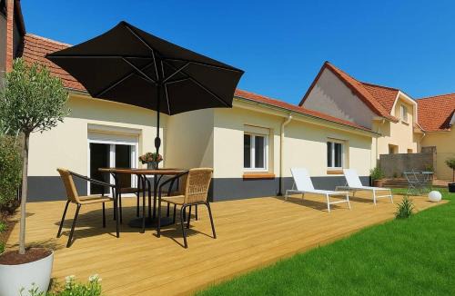 Bracquemont Apartment | La Casa Del Mar Maison avec jardin proche de la mer et de Dieppe