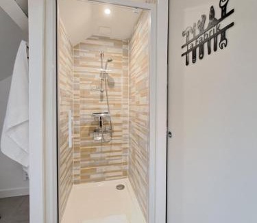 Laval Apartment | La Fabrik, Studio, Proche Gare, Netflix