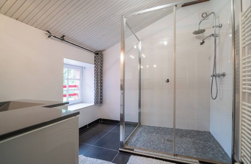 Saint-Christophe-du-Ligneron House | Large nature gite with indoor pool, fishing pond