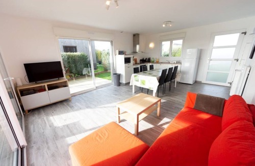 Les Moitiers-d'Allonne House | LA MAISON DES DUNES, sleeps 7, near the sea