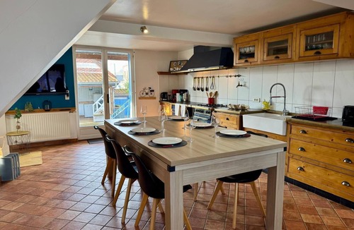 Cottenchy House | "La Maison Bleue", calme, jardin, billard