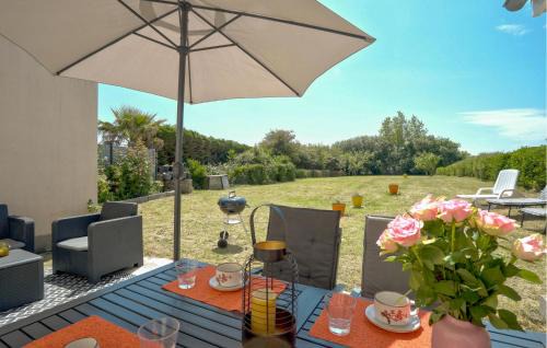 Creances House | La Maison D'ici Et D'ailleurs