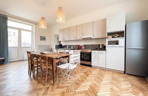 Sevigny House | La Maison de Charme - Famille - Vaste jardin - Campagne