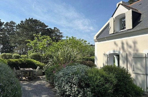 Bangor House | LA MAISON DE LA PLAGE - GIVING