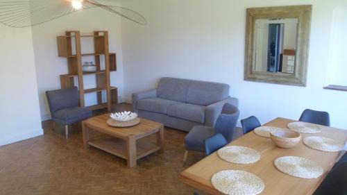 Saint Christophe House | La Maison de Mes Parents