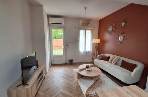 Le Mans Apartment | La Maison Des Pins