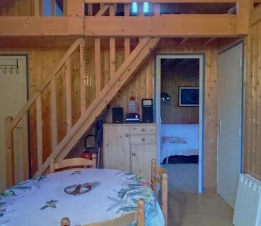 Saint-Andre-d'Hebertot Ski Chalet | La maison bleue