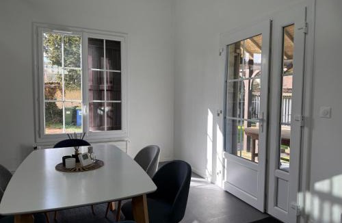 Fontaine-Sous-Jouy House | La Maisonnette de Fontaine - Au calme avec jardin