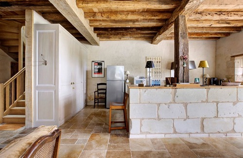 Cravant-les-Coteaux Apartment | La Motte Wilhelm de Sonnay – Relais du Château de Sonnay