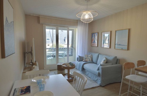 Courseulles-sur-Mer Apartment | La parenthèse bleue, loggia and parking lot