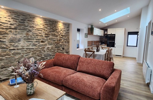 Ergue-Gaberic Apartment | La Parenthèse - Vacation Rental for 4 People with Private Spa, Finistère