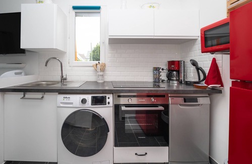 Saint-Pierre-Quiberon Apartment | La Petite Maisonnette Phiphi with Terrace