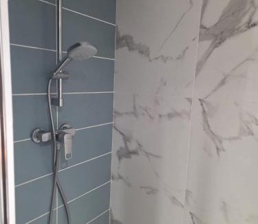 Colleville-sur-Mer Apartment | La Petite Rose - Chambre indépendante Omaha Beach