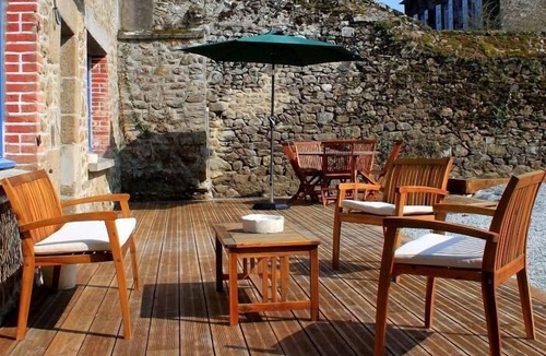 Saint-Coulomb Villa | La Petite Ville Aze.