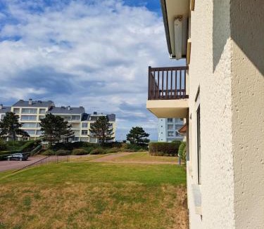 Courseulles-sur-Mer Apartment | La plage