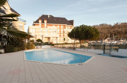 Port Guillaume Apartment | La Presqu'île by Interhome