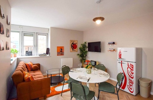 Centre Ville Rive Gauche Apartment | La Rétro-Capsule - 2 bedrooms + parking lot