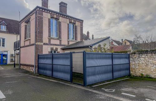 Nogent-le-Rotrou House | La Rose Urban avec Parking privé et Gare à 2 min