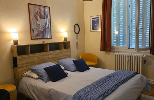 Flore House | La Roseraie