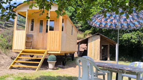 Pont-d'Ouilly House | La Roulotte Cacahuète