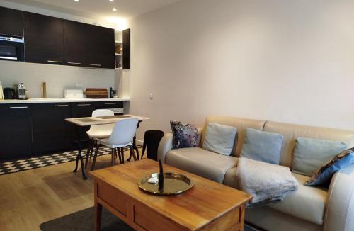 Clamart Apartment | La SUITE de la Villa Voltaire
