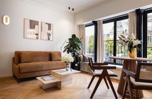Quartier de la Folie-Mericourt Apartment | La Suite - Voltaire I - 1 bedroom with AC
