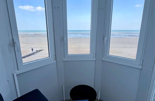 Saint-Regnobert-de-la-Cote-de-Nacre Apartment | La Tourelle - Balcon vue mer et Terrasse Plein sud