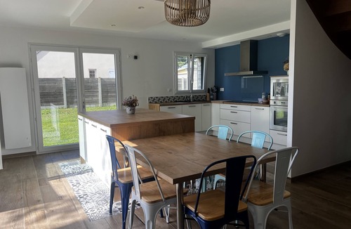 Saint-Germain-sur-Ay House | La Villa Case-bi, Profitez en Famille de ce Magnifique Logement