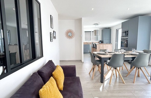 Etables-sur-Mer House | "La Villa Coco" villa located 400m from the beach and shops