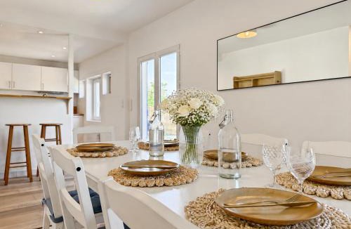 Saint-Briac-sur-Mer Villa | La Villa Marine - Terrasse & Jardin - Spacieuse - Plages