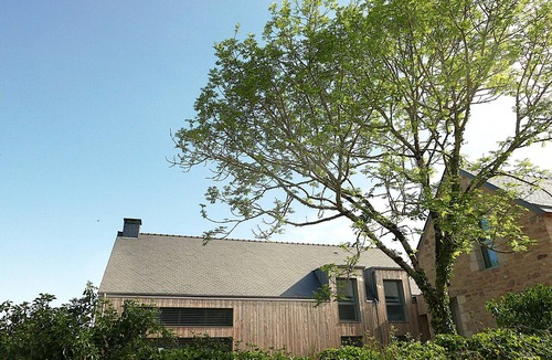 Baden House | Large architect-designed house 200m from beach and water sports center