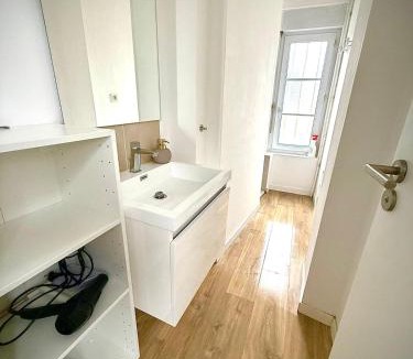Deux Croix-Banchais Apartment | Large Elegant Duplex - 5 BR - City Center - AC
