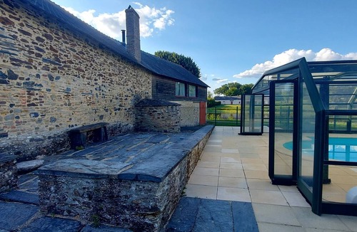 Saffre House | Large Family Home and Guesthouse