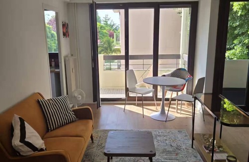 Rueil-Malmaison Apartment | Large fully equipped studio with terrace