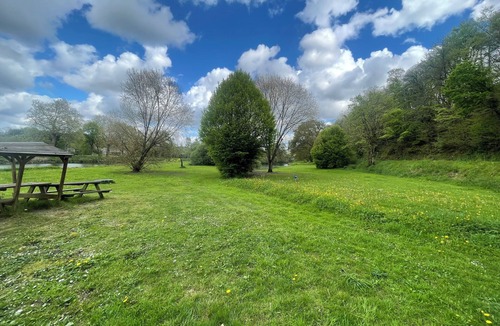 Saint-Thois House | Large house over 3 floors in quiet village setting close to canal & country walk